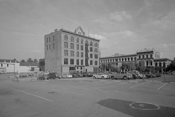LA Plaza Antigua